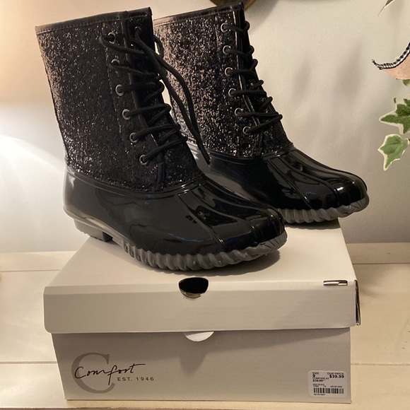 Comfort Est. 1946 Patent Boot, Black, Size 9, NIB - Picture 7 of 7